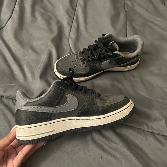 Air Force 1 - Picture 2 of 3